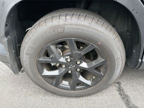 Used 2025 Toyota Corolla Cross LE FWD image 10