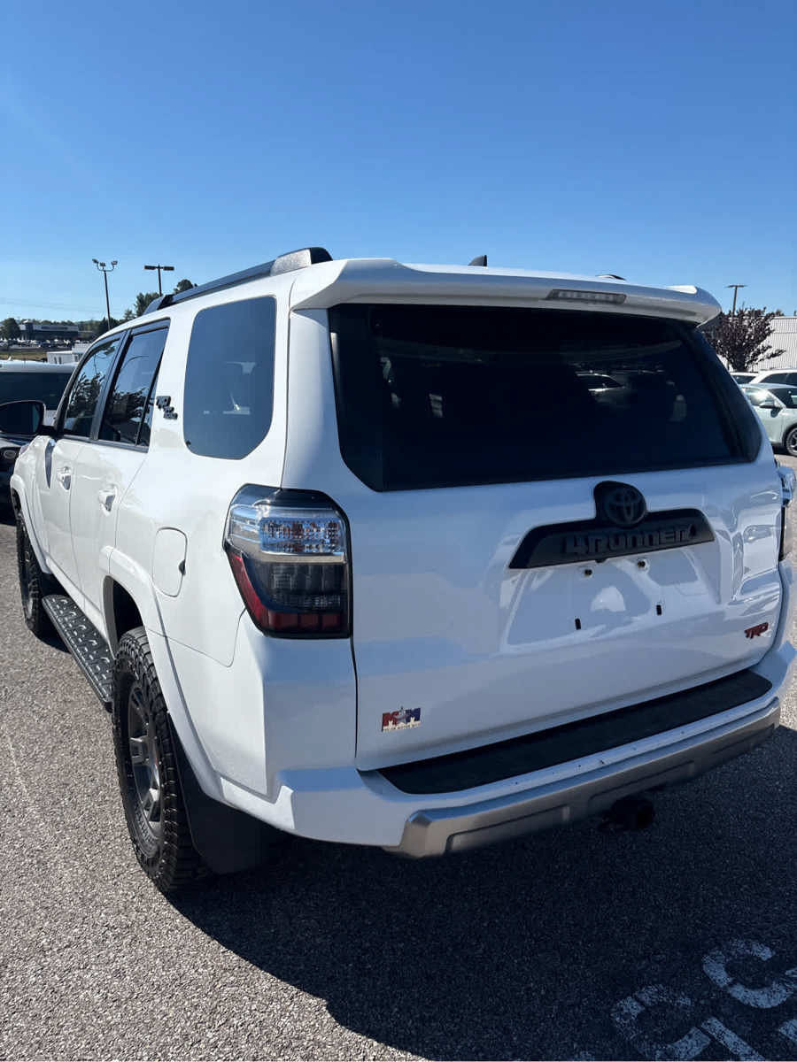 Used 2019 Toyota 4Runner TRD Off-Road AWD/4WD image 31