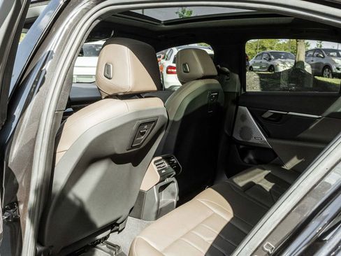 Used 2026 BMW 530i xDrive AWD/4WD image 28