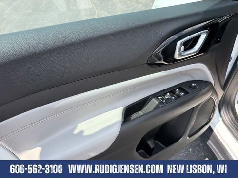 Used 2025 Jeep Compass Limited AWD/4WD image 10