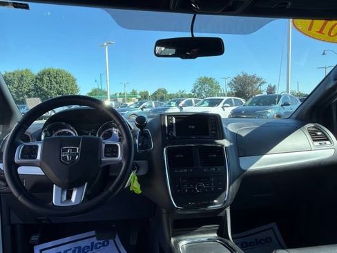 Used 2017 Dodge Grand Caravan GT FWD image 22