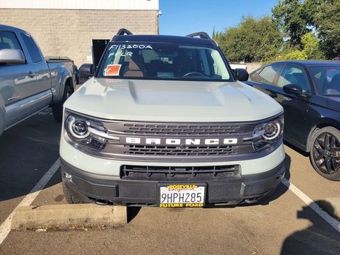 Used 2023 Ford Bronco Sport Badlands w/ Premium Package AWD/4WD image 2