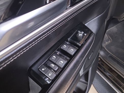 Used 2023 Jeep Wagoneer Series III w/ Preferred Equipment Group image 11