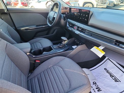 New 2025 Kia K4 EX image 15