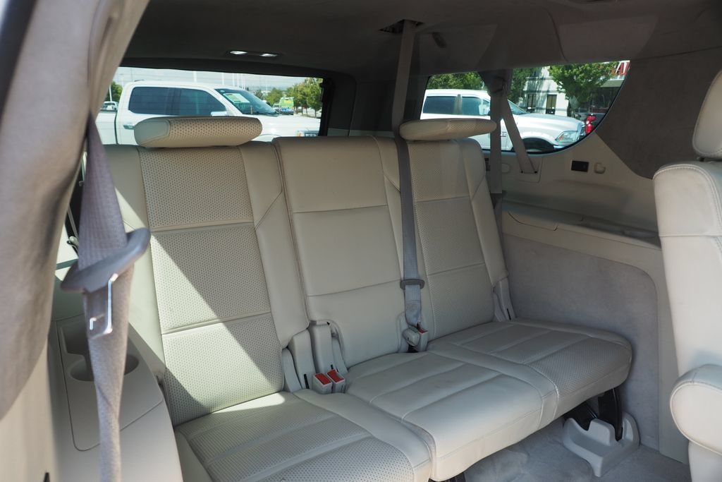 Used 2021 Cadillac Escalade ESV Sport Platinum w/ Heavy-Duty Trailer Package AWD/4WD image 22