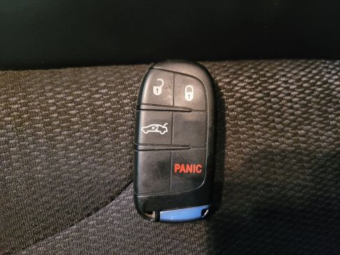 Used 2015 Chrysler 200 S AWD/4WD image 32
