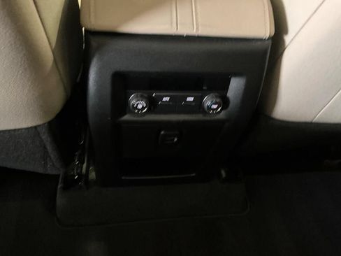 Used 2023 Chevrolet Traverse LS FWD image 29