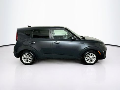 Used 2025 Kia Soul LX w/ LX Technology Package FWD image 10