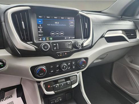 Used 2022 GMC Terrain SLT image 15