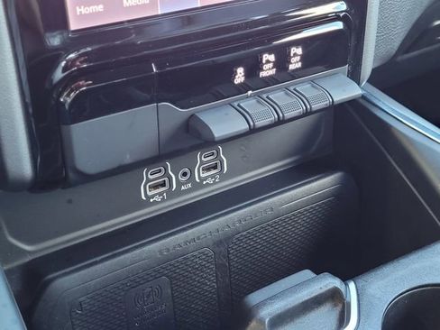 Used 2025 RAM 1500 Laramie image 12