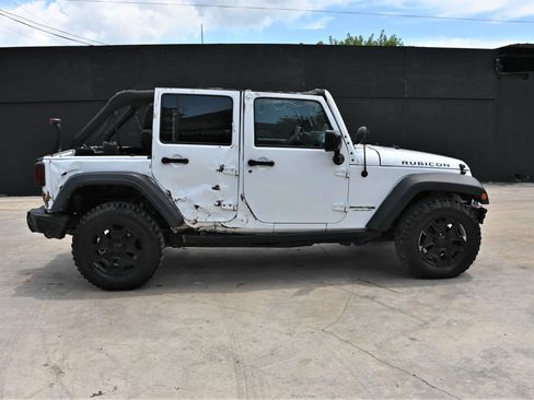 Used 2018 Jeep Wrangler Unlimited Rubicon w/ Cold Weather Group AWD/4WD image 5