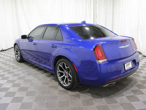 Used 2018 Chrysler 300 Touring w/ Sport Appearance Package image 32