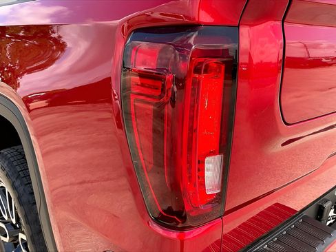Used 2025 GMC Sierra 1500 AT4 w/ AT4 Premium Package AWD/4WD image 30