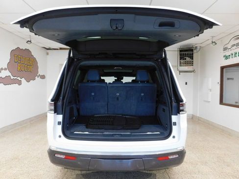 Used 2022 Jeep Grand Wagoneer Series II w/ Convenience Group III image 88