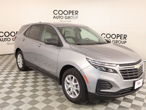 Used 2024 Chevrolet Equinox LS w/ LS Convenience Package image 1