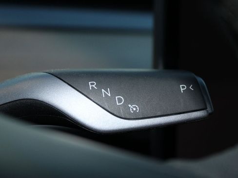 Used 2023 Tesla Model 3 Standard Range RWD image 14