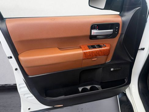 Used 2020 Toyota Sequoia Platinum image 14