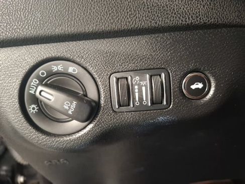 Used 2022 Dodge Charger R/T RWD image 16