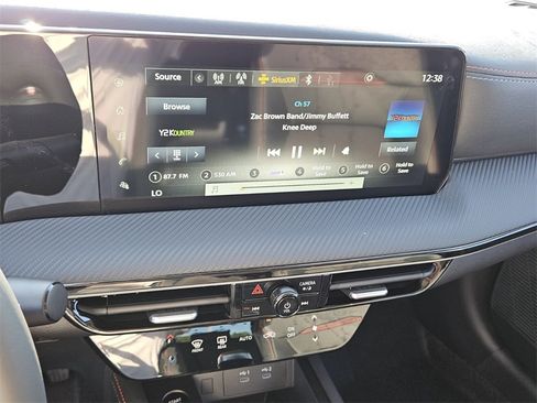 New 2025 Nissan Kicks SR image 19