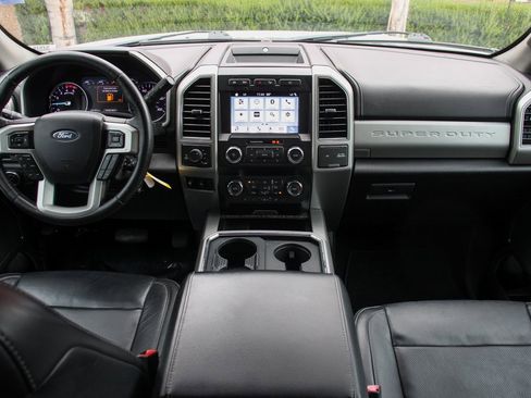 Used 2019 Ford F250 Lariat w/ Chrome Package image 28