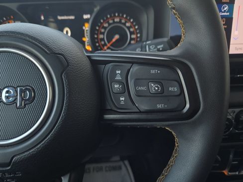 Used 2024 Jeep Gladiator Sport AWD/4WD image 20
