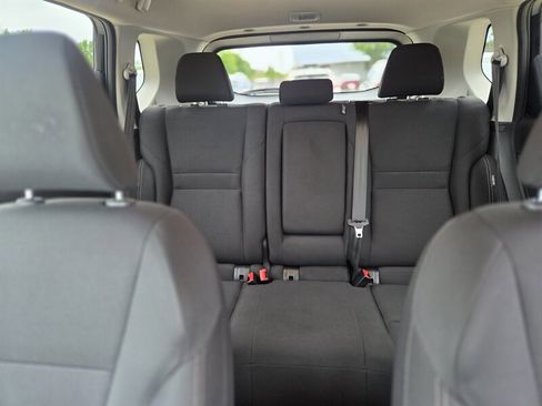 Used 2025 Nissan Rogue S AWD/4WD image 23