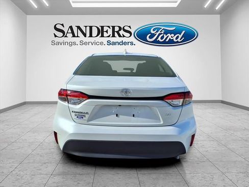 Used 2025 Toyota Corolla LE w/ Convenience Package image 3