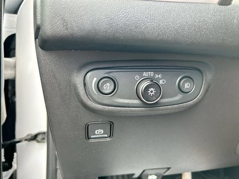 Used 2019 GMC Terrain SLT w/ Preferred Package AWD/4WD image 17