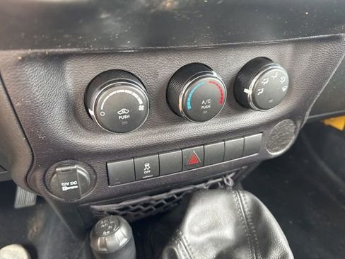 Used 2015 Jeep Wrangler Unlimited Sport AWD/4WD image 17