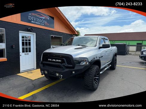 Used 2009 Dodge Ram 1500 Truck SLT AWD/4WD image 1
