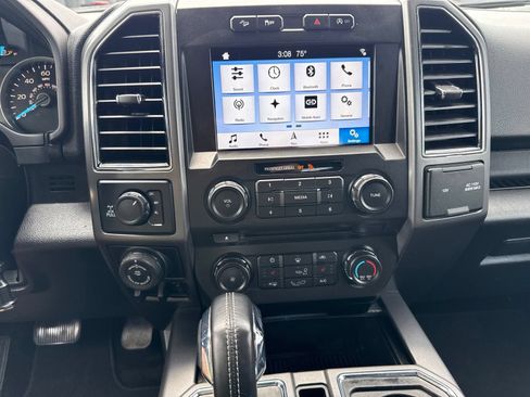 Used 2018 Ford F150 XLT w/ Equipment Group 302A Luxury AWD/4WD image 16
