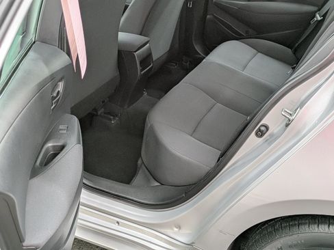 Used 2022 Toyota Corolla LE image 19