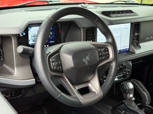 Used 2024 Ford Bronco Big Bend w/ Sasquatch Package image 24