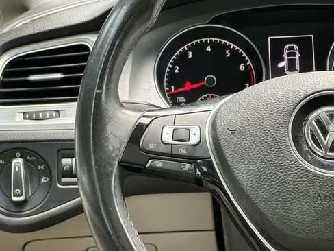Used 2016 Volkswagen Golf SE FWD image 9