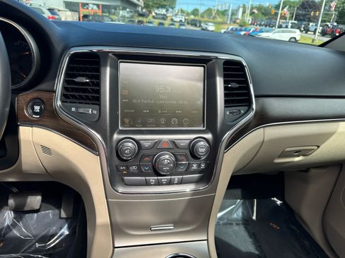 Used 2014 Jeep Grand Cherokee Limited AWD/4WD image 13