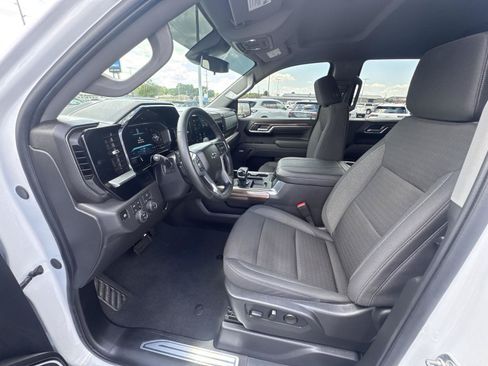 Used 2026 Chevrolet Silverado 1500 LT Trail Boss w/ Convenience Package II AWD/4WD image 7