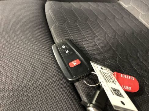 Used 2022 Toyota Corolla SE image 29