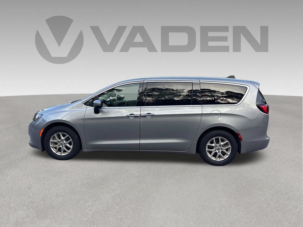 Used 2021 Chrysler Voyager LX FWD image 24