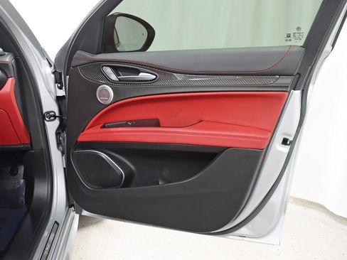 Used 2021 Alfa Romeo Stelvio Ti Sport image 34