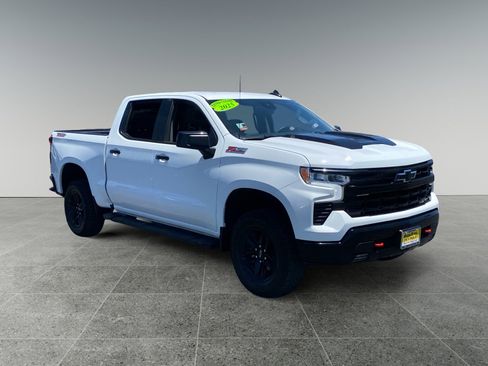 Used 2025 Chevrolet Silverado 1500 LT Trail Boss w/ Protection Package AWD/4WD image 7