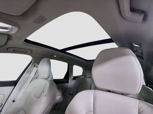 Certified 2023 Volvo XC60 B5 Plus w/ Climate Package FWD image 22