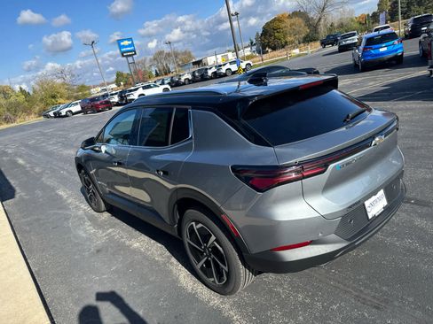 New 2026 Chevrolet Equinox EV LT image 9