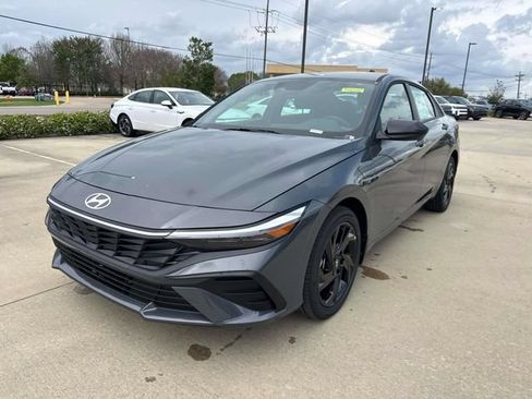 New 2026 Hyundai Elantra SEL FWD image 4