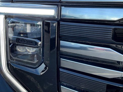 Used 2024 GMC Sierra 1500 AT4 w/ Technology Package AWD/4WD image 28