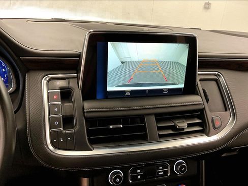 Used 2023 Chevrolet Suburban Premier AWD/4WD image 30