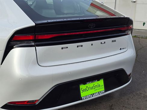 New 2026 Toyota Prius XLE image 14