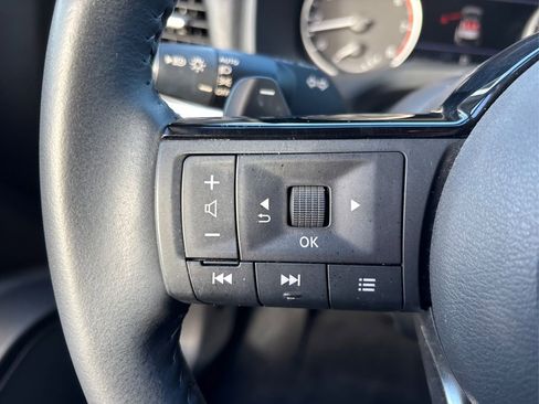 Used 2023 Nissan Rogue SL w/ SL Premium Package image 40