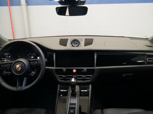 Certified 2026 Porsche Macan AWD/4WD image 17