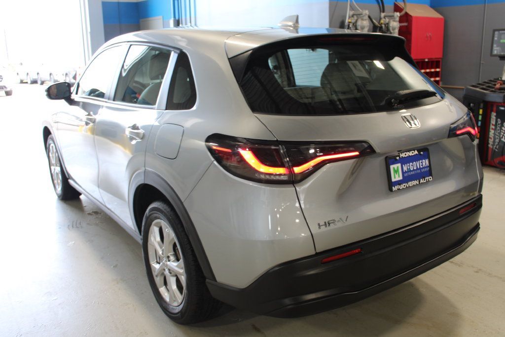 Used 2025 Honda HR-V LX image 21
