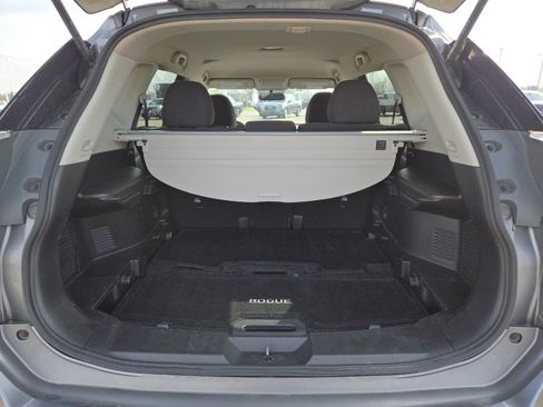 Used 2016 Nissan Rogue SV image 17